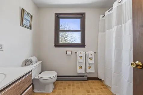 208 Youngs Point Road Wiscasset ME 04578
