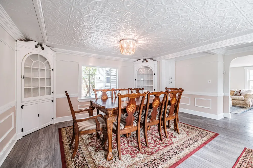 58 Allen Avenue Extension Falmouth ME 04105