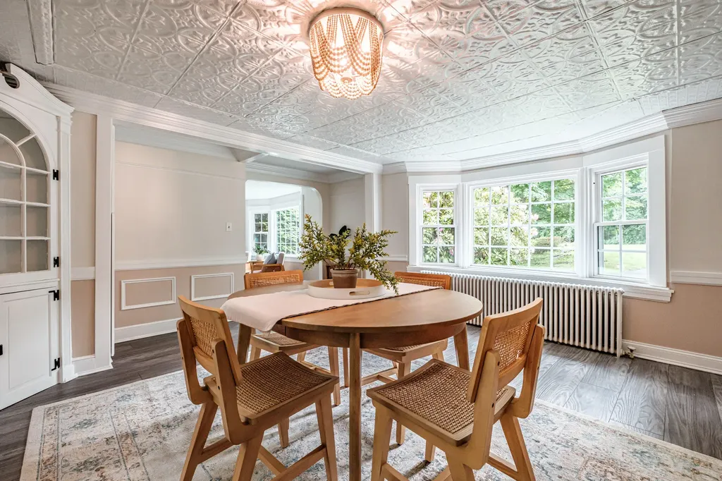 58 Allen Avenue Extension Falmouth ME 04105
