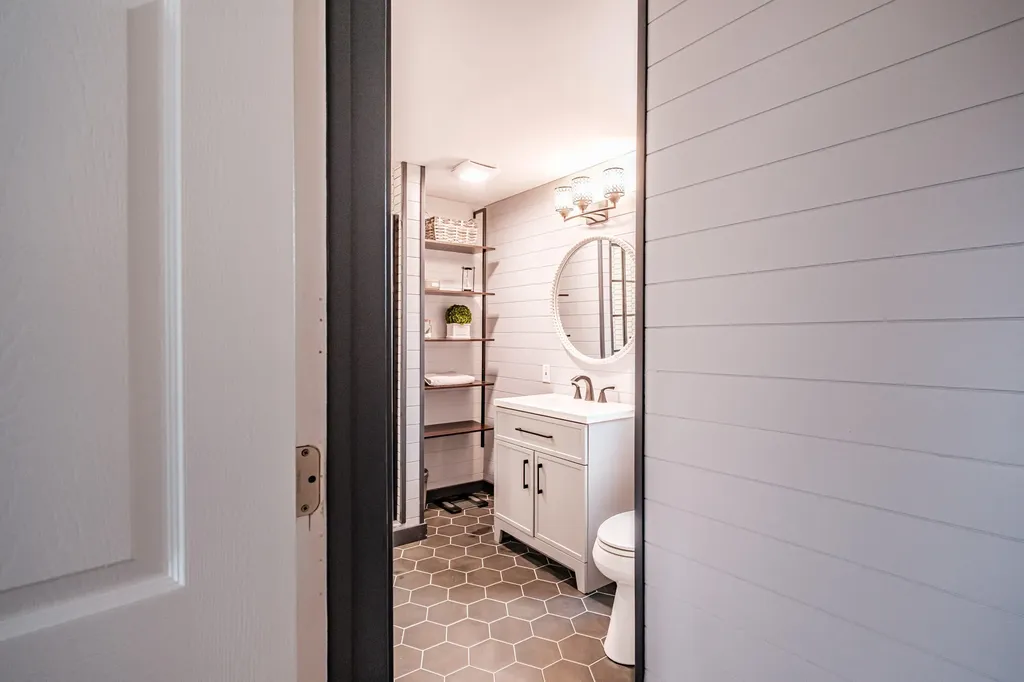 58 Allen Avenue Extension Falmouth ME 04105