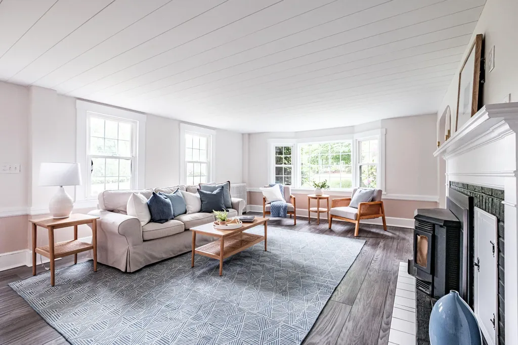 58 Allen Avenue Extension Falmouth ME 04105