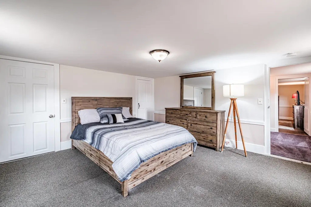 58 Allen Avenue Extension Falmouth ME 04105