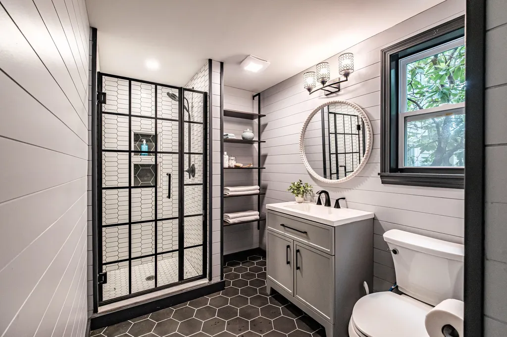 58 Allen Avenue Extension Falmouth ME 04105