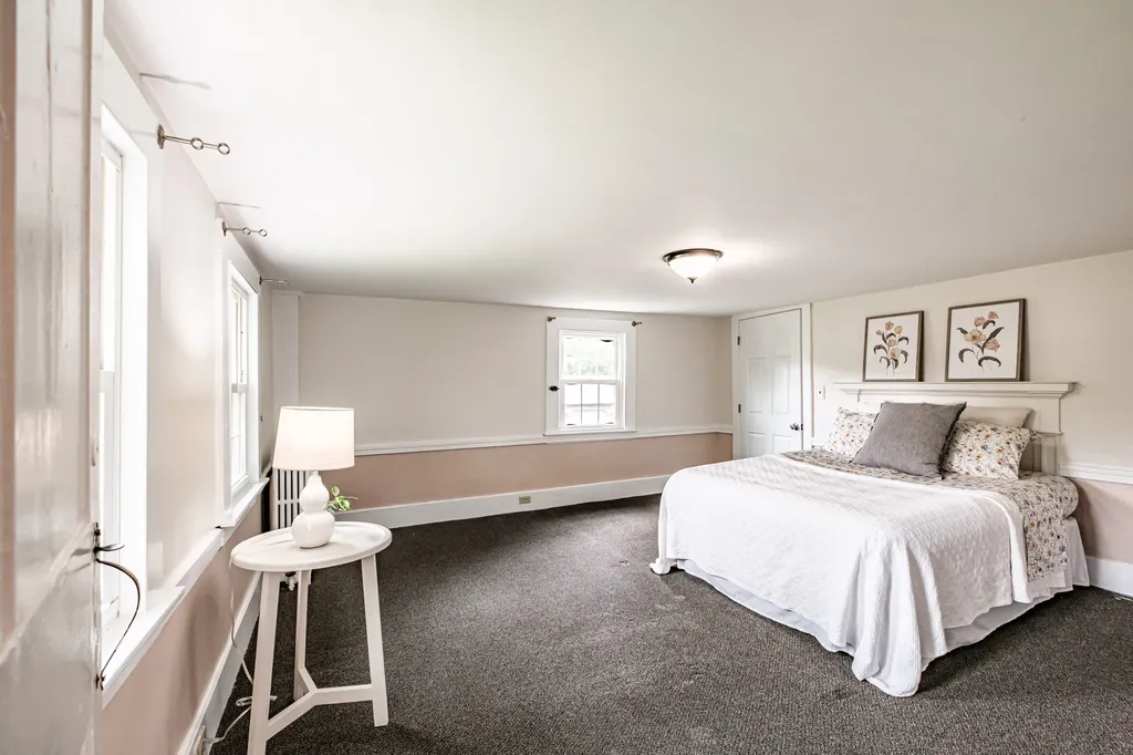 58 Allen Avenue Extension Falmouth ME 04105