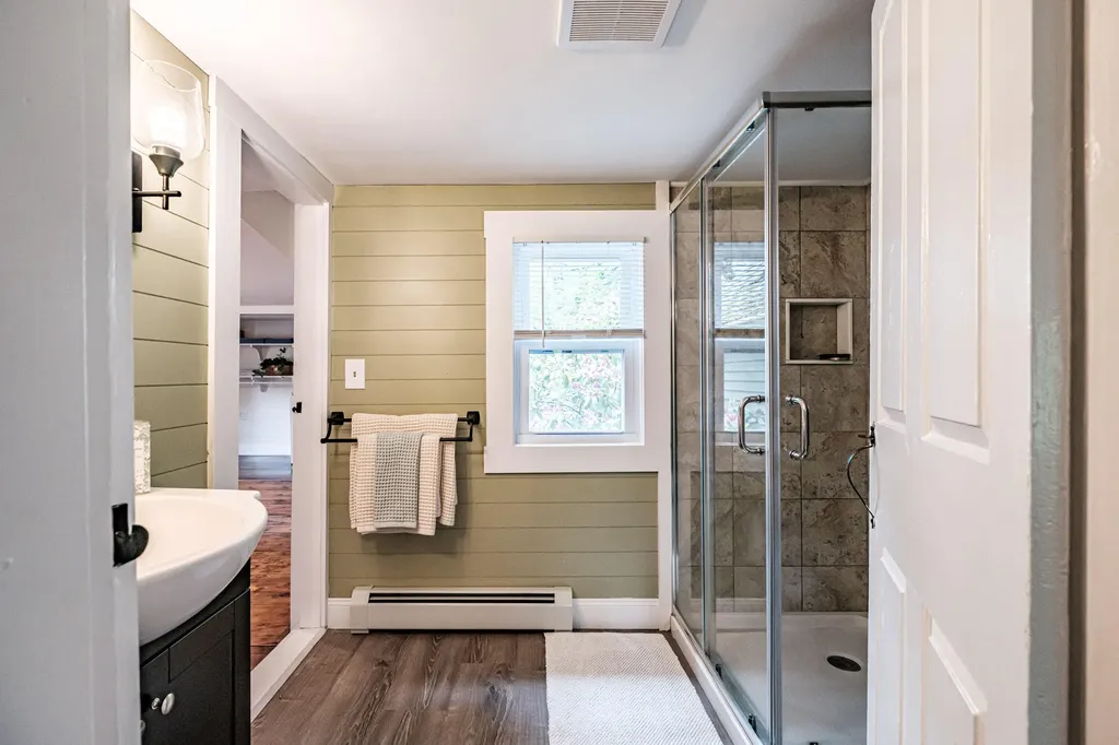 58 Allen Avenue Extension Falmouth ME 04105