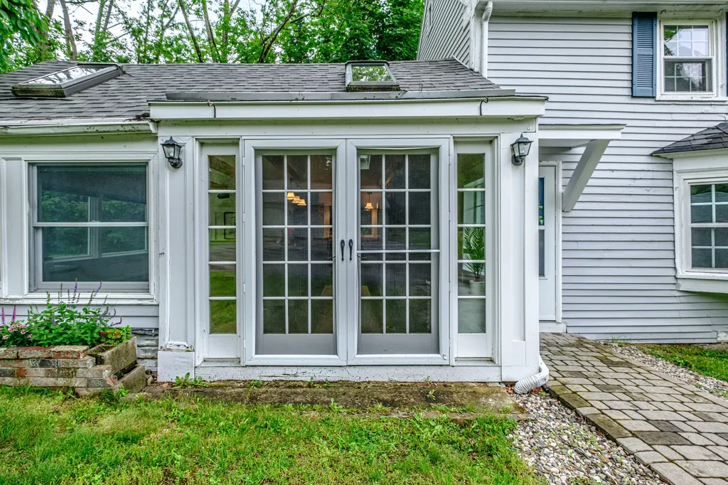 58 Allen Avenue Extension Falmouth ME 04105