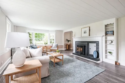 58 Allen Avenue Extension Falmouth ME 04105