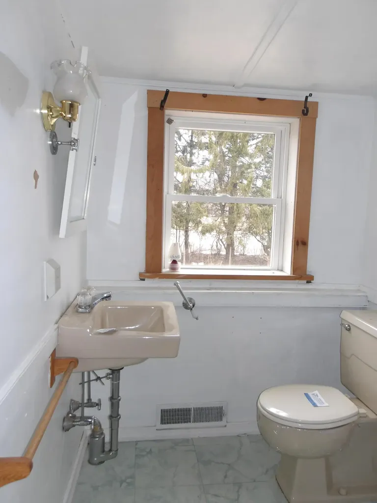 616 Old County Road Rockland ME 04841