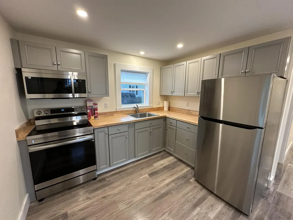 36 Grove Street Rockland ME 04841