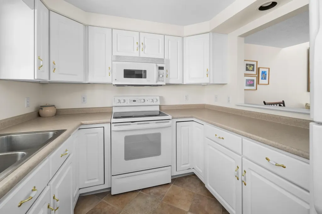 29 Hampton Glen Drive Kennebunk ME 04043