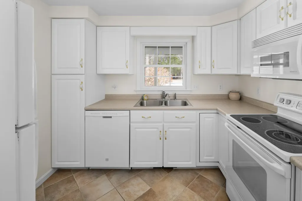 29 Hampton Glen Drive Kennebunk ME 04043