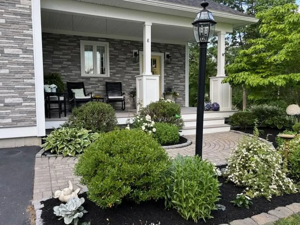 8 Grover Avenue Kittery ME 03904