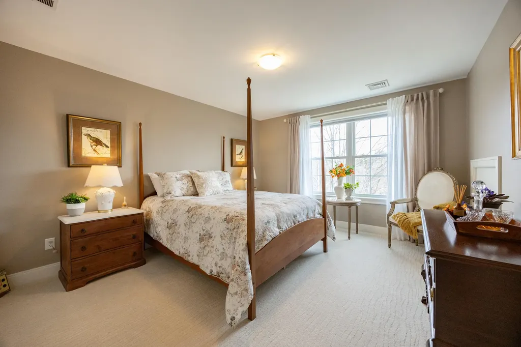 8 Grover Avenue Kittery ME 03904
