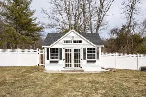 8 Grover Avenue Kittery ME 03904