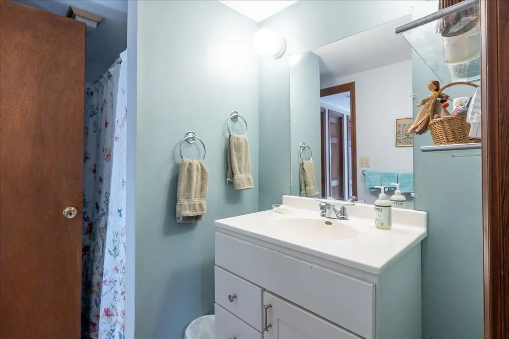 50 Woodledge Lane Thomaston ME 04861