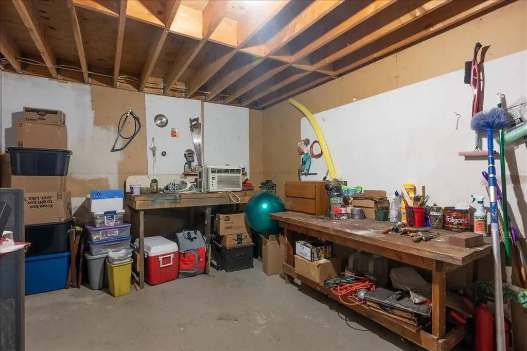 50 Woodledge Lane Thomaston ME 04861