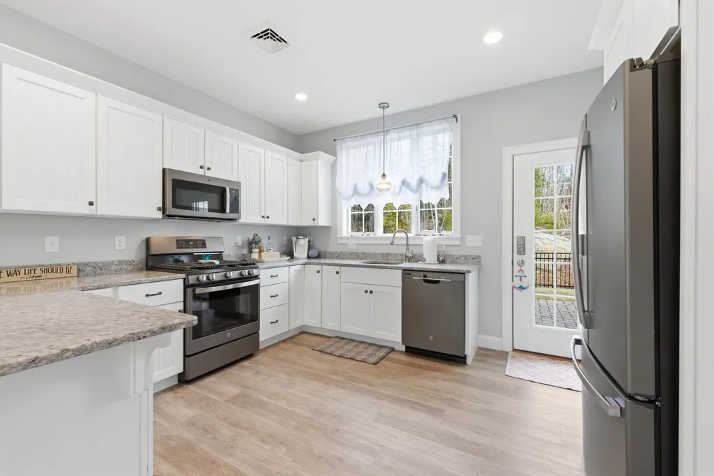 42 Patriot Way Arundel ME 04046