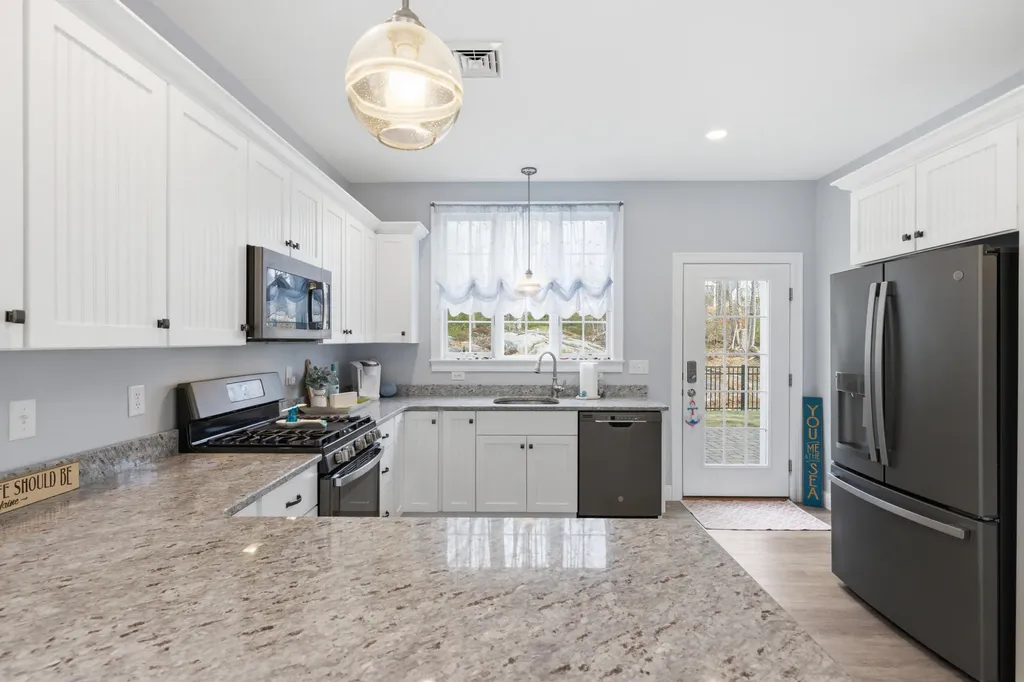 42 Patriot Way Arundel ME 04046