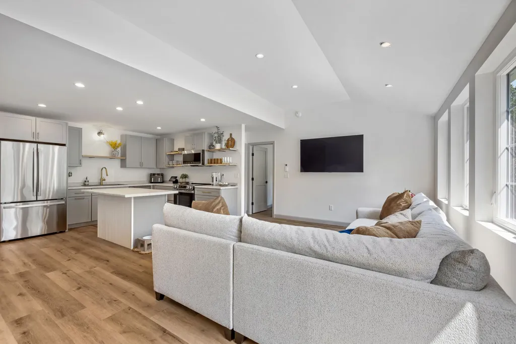 5 Heathwood Lane Scarborough ME 04074
