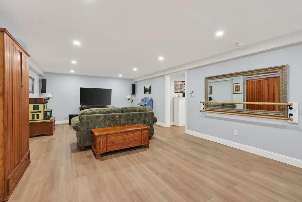 24 Maxwell Woods Drive Cape Elizabeth ME 04107