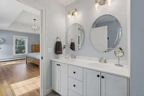 24 Maxwell Woods Drive Cape Elizabeth ME 04107