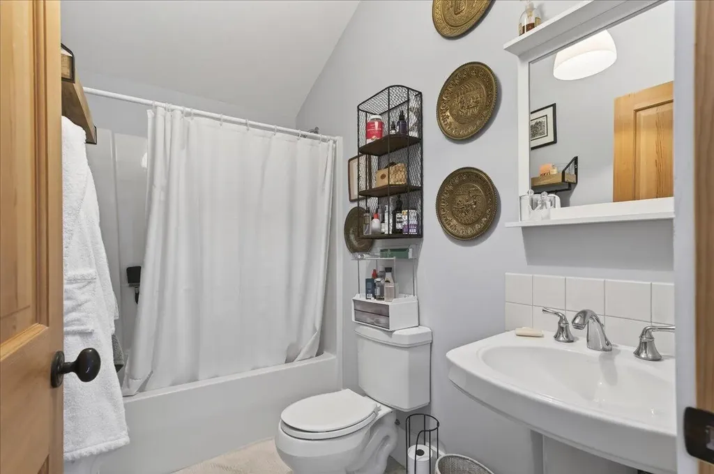 67 Tea Hill Road Stonington ME 04681