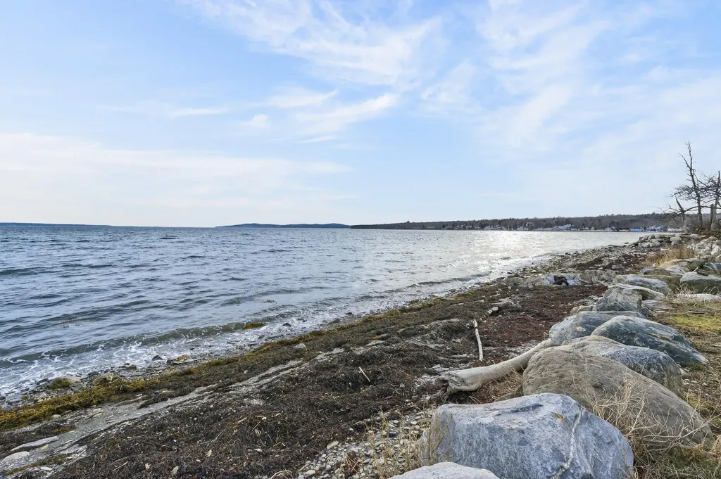 8 Summer Street Searsport ME 04974