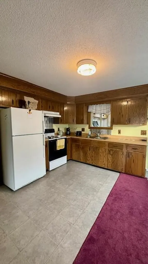 156 Pleasant Avenue Madawaska ME 04756