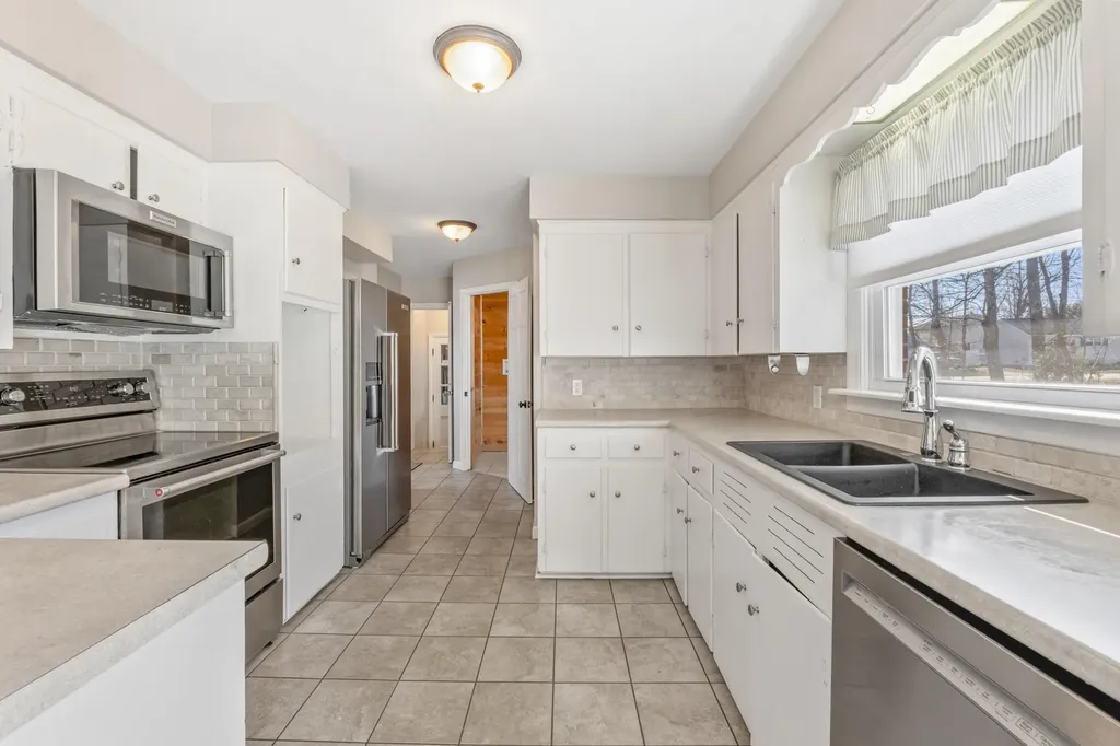 5 Robert Street Winslow ME 04901