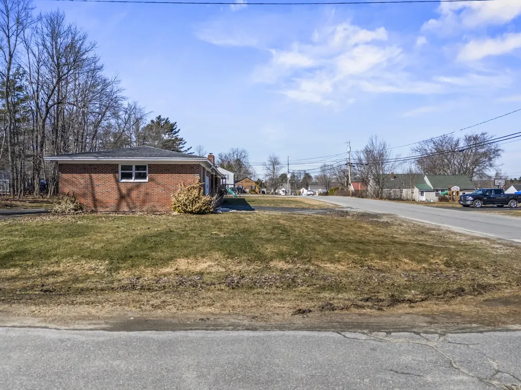 5 Robert Street Winslow ME 04901