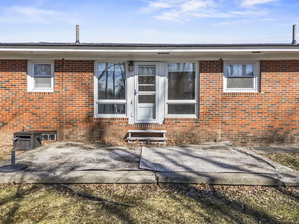 5 Robert Street Winslow ME 04901