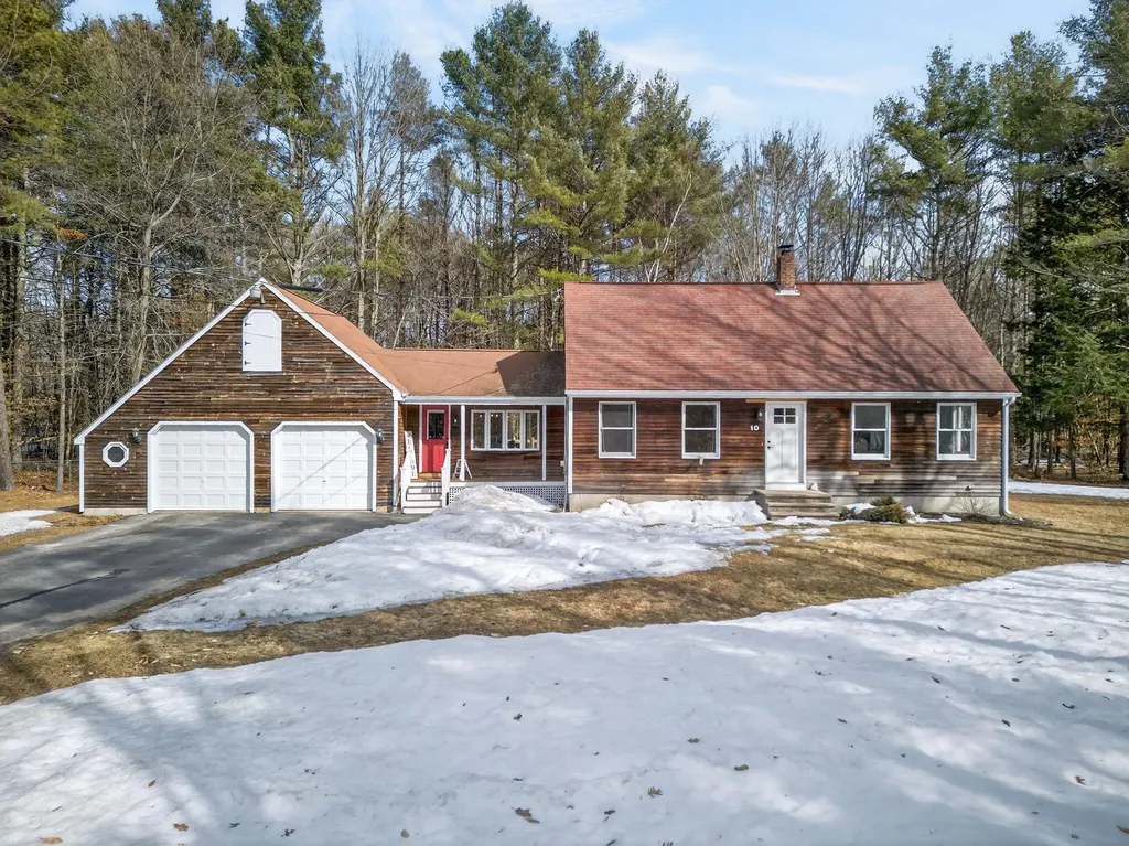10 Deerfield Circle Standish ME 04084