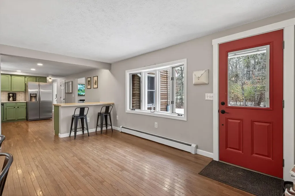 10 Deerfield Circle Standish ME 04084