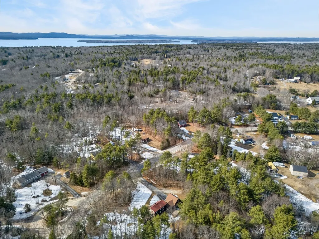 10 Deerfield Circle Standish ME 04084