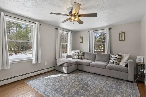 10 Deerfield Circle Standish ME 04084