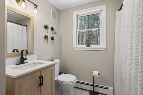 10 Deerfield Circle Standish ME 04084