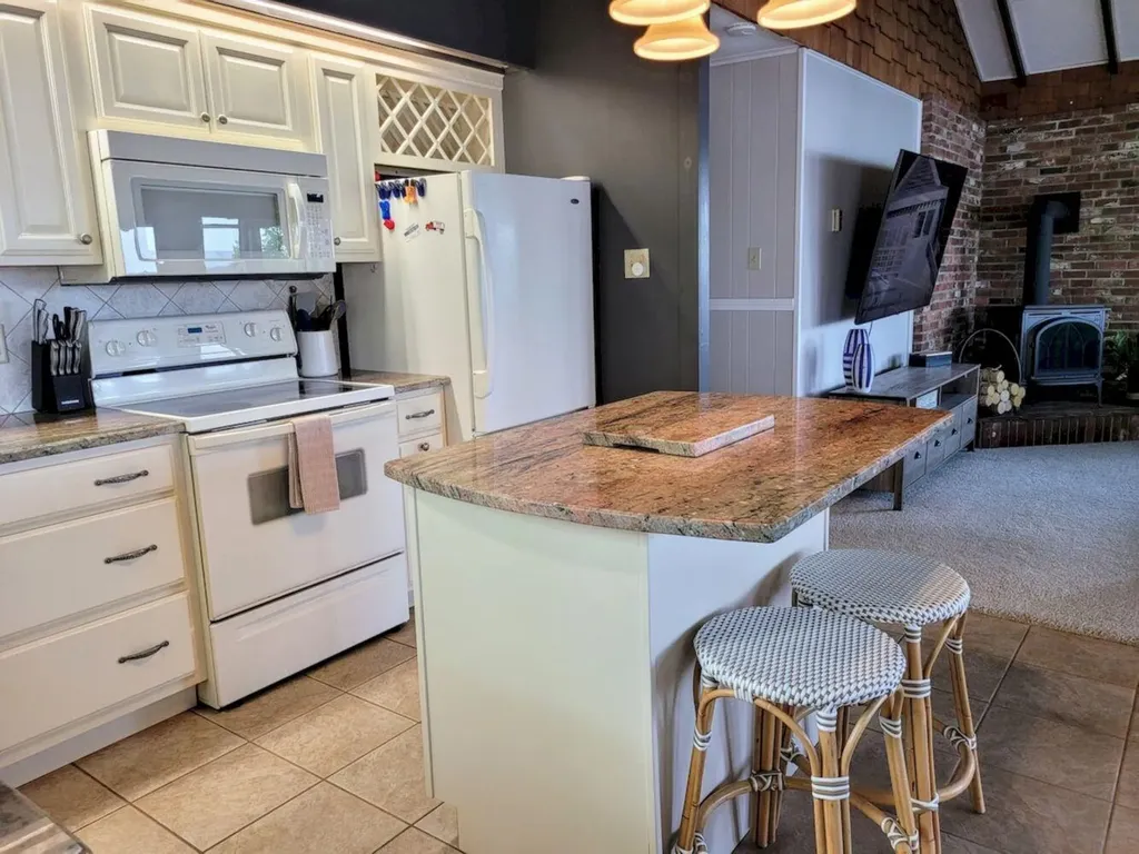 37 Williams Road Vassalboro ME 04989