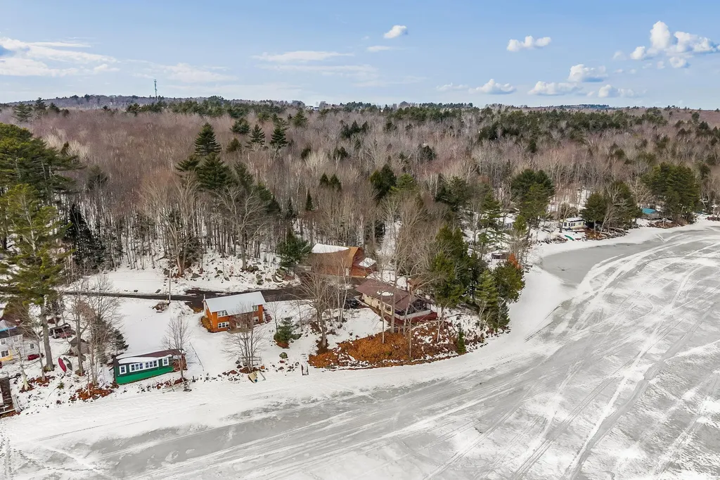 37 Williams Road Vassalboro ME 04989