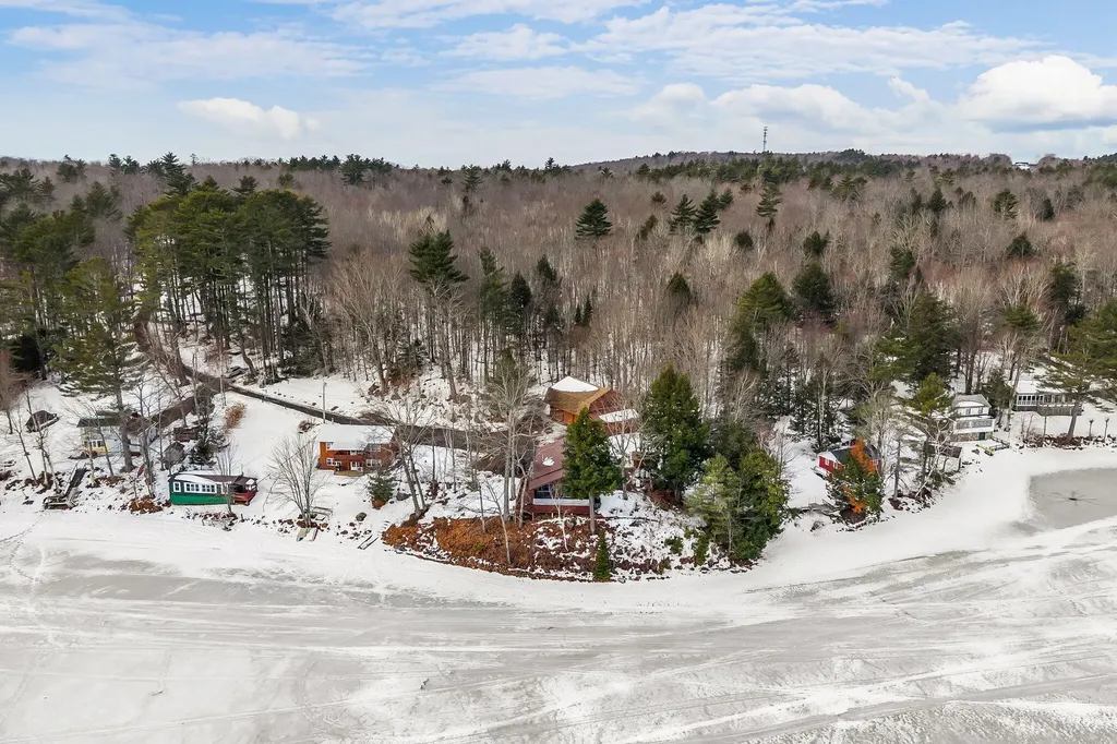 37 Williams Road Vassalboro ME 04989