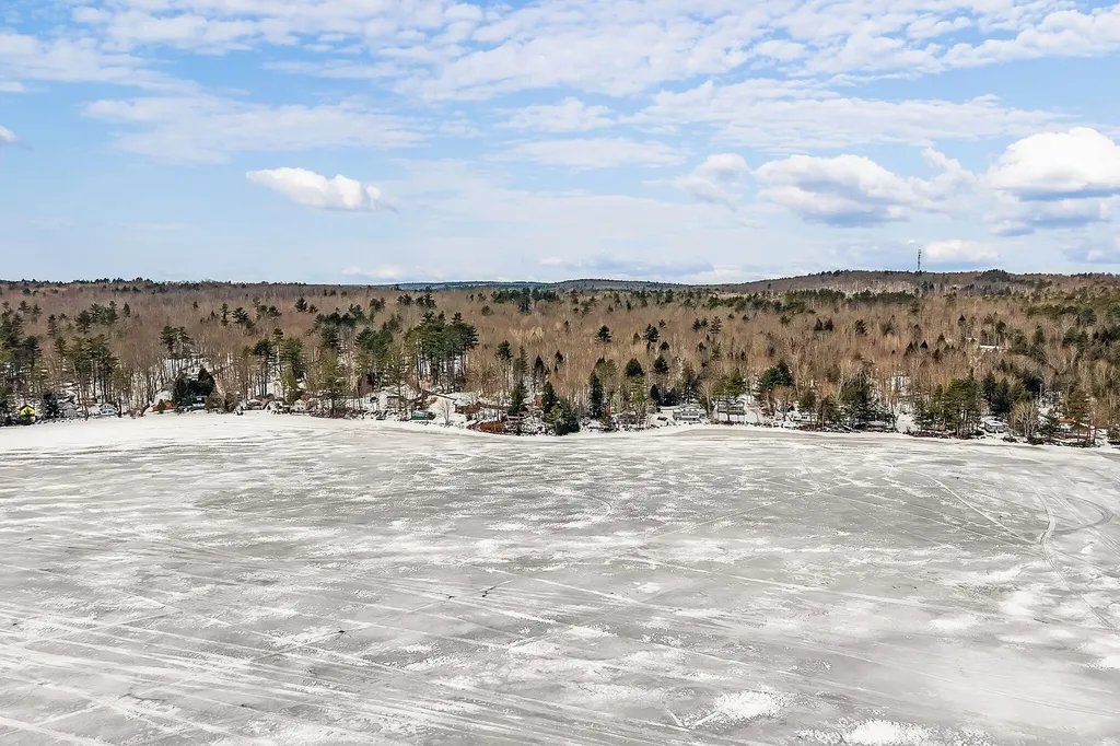 37 Williams Road Vassalboro ME 04989