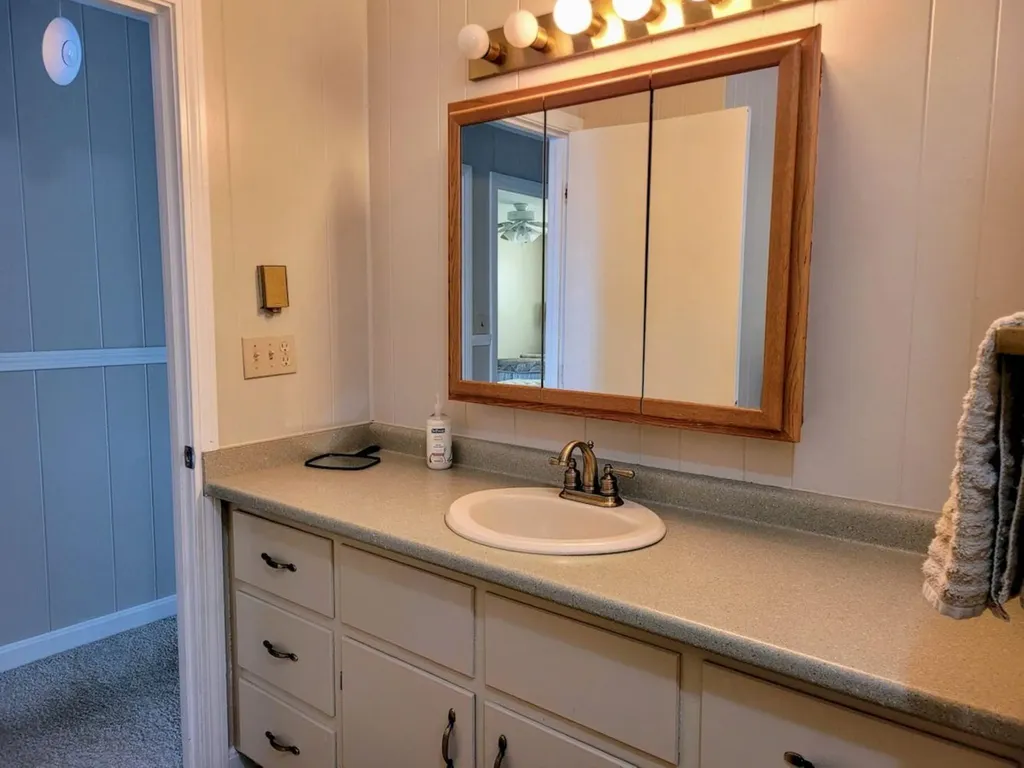 37 Williams Road Vassalboro ME 04989