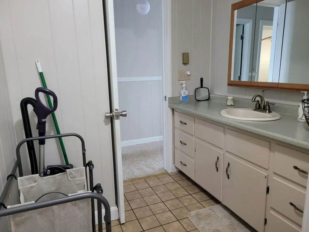 37 Williams Road Vassalboro ME 04989