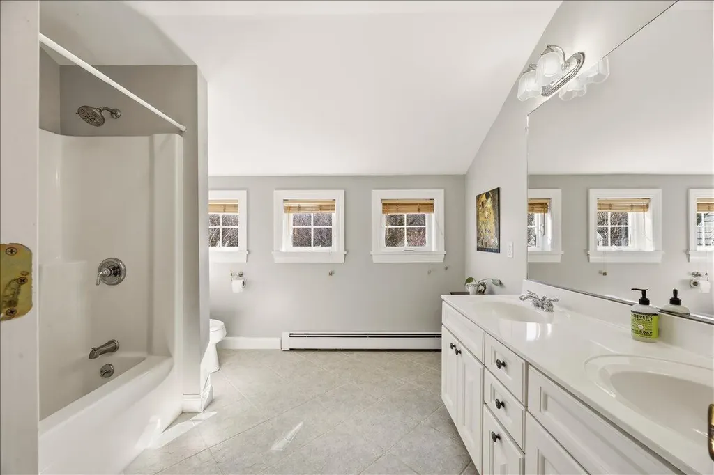 2 Bornheimer Place Scarborough ME 04074