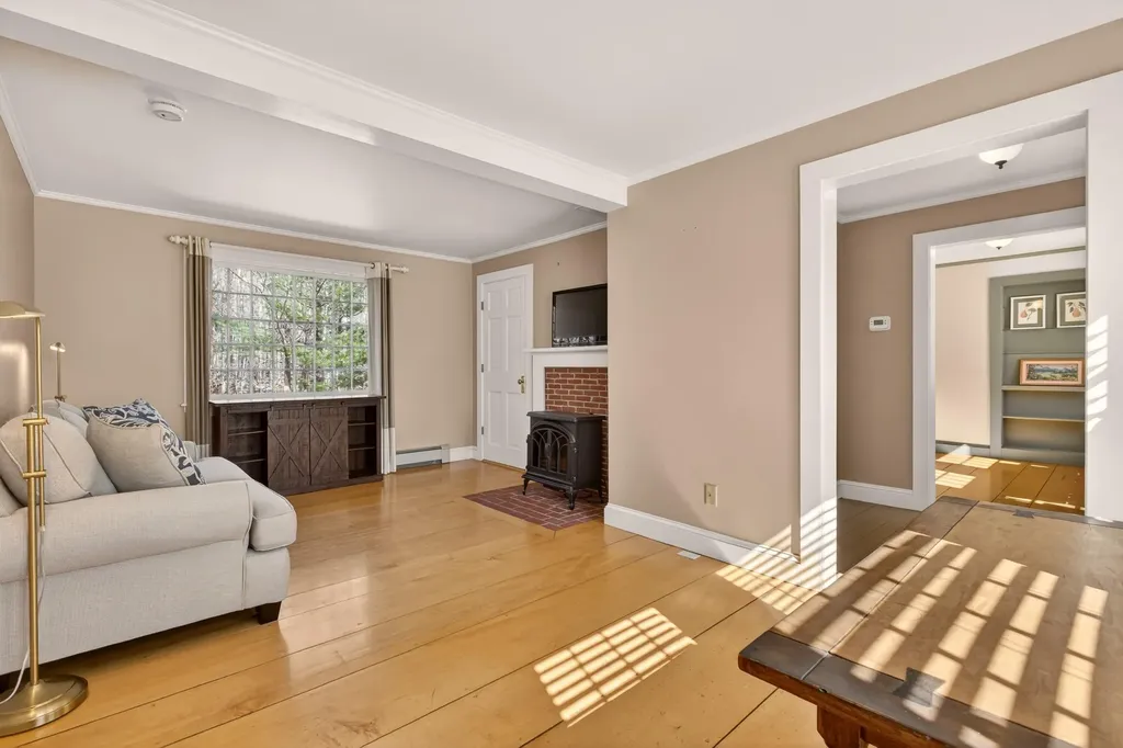 347 Alexander Road Dresden ME 04342