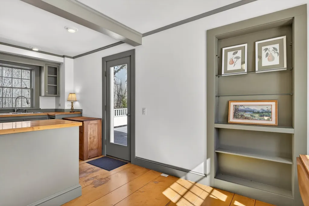 347 Alexander Road Dresden ME 04342