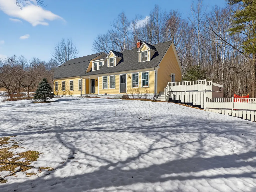 347 Alexander Road Dresden ME 04342