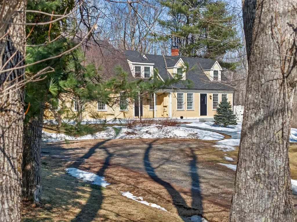 347 Alexander Road Dresden ME 04342