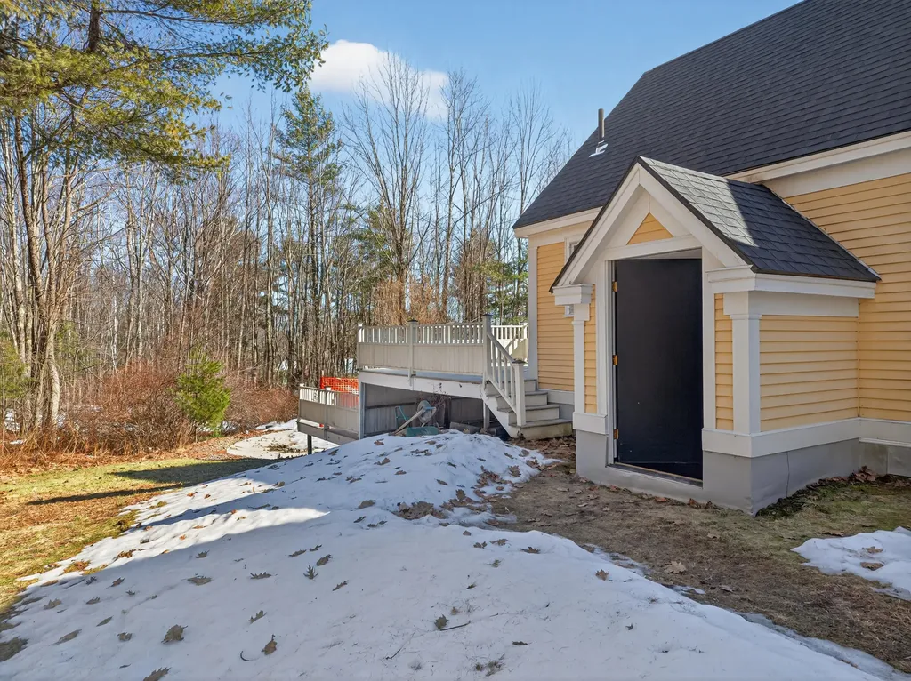 347 Alexander Road Dresden ME 04342