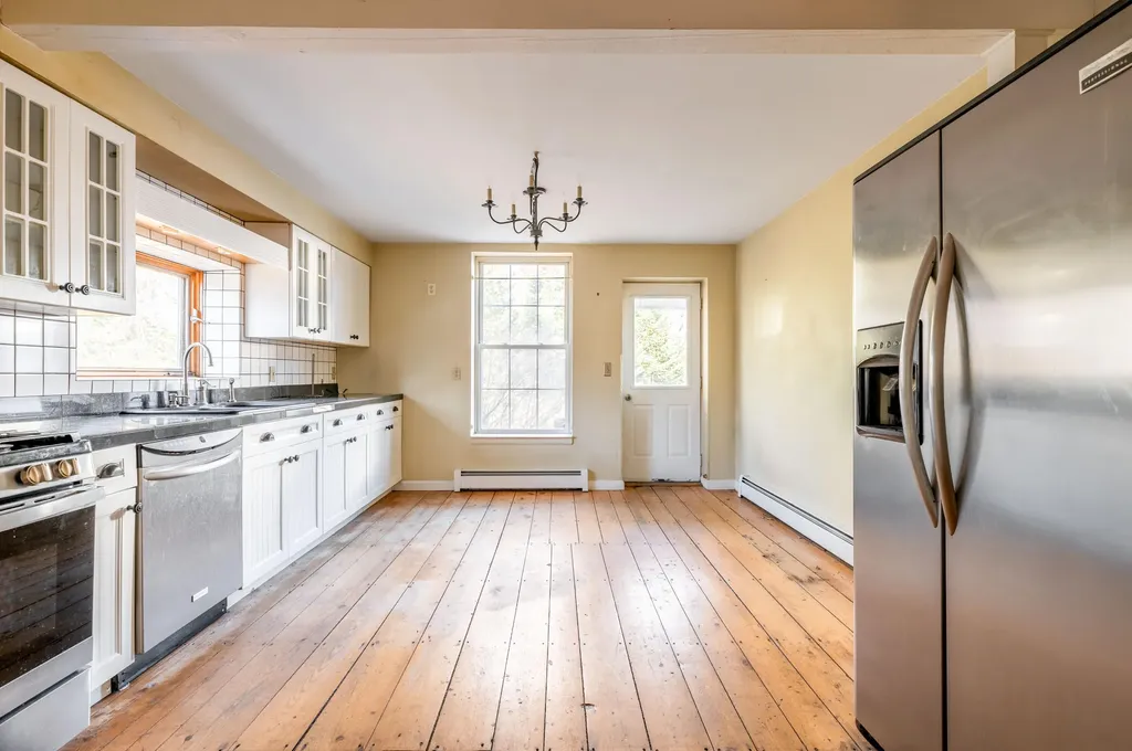 75 Main Road Charleston ME 04422