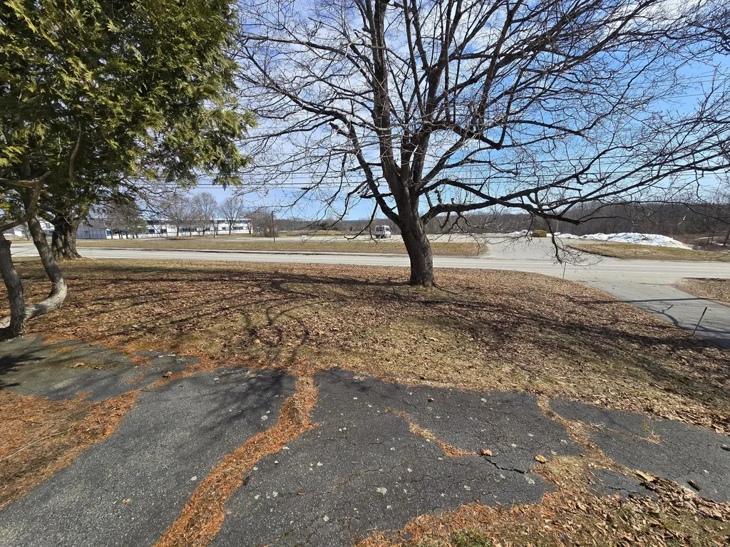 129 W Hill Road Gardiner ME 04345